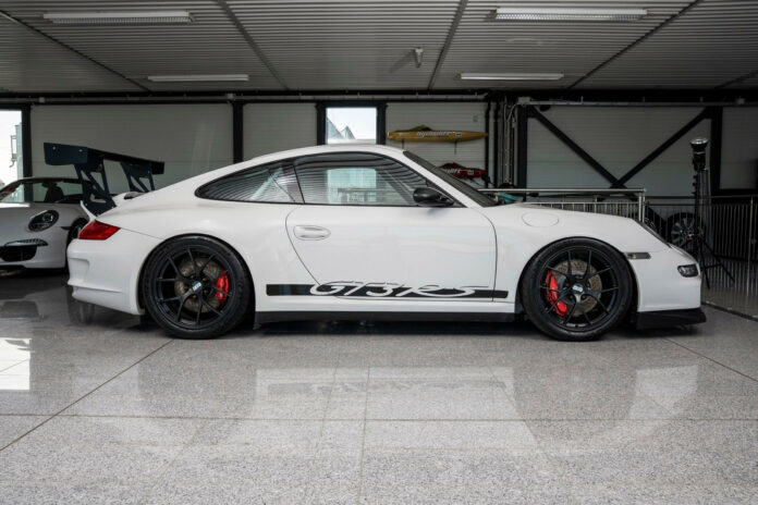 Porsche-997-GT3-RS_For-Sale_01